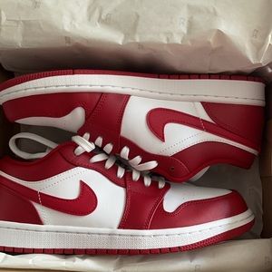 AIR JORDAN 1 LOW 'GYM RED'